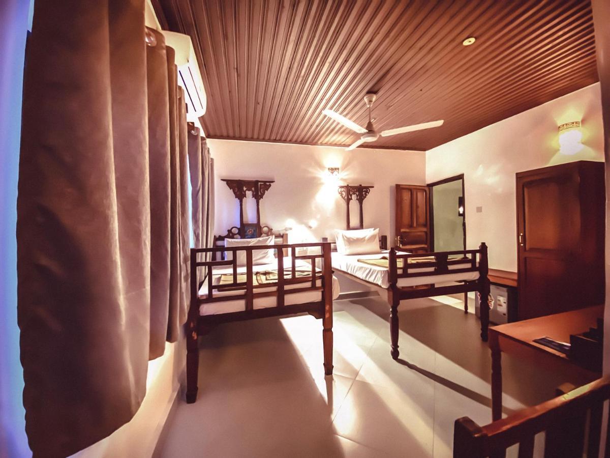 Smiles Stone Town Hotel Zanzibar ภายนอก รูปภาพ