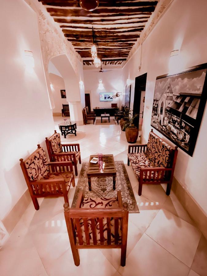 Smiles Stone Town Hotel Zanzibar ภายนอก รูปภาพ