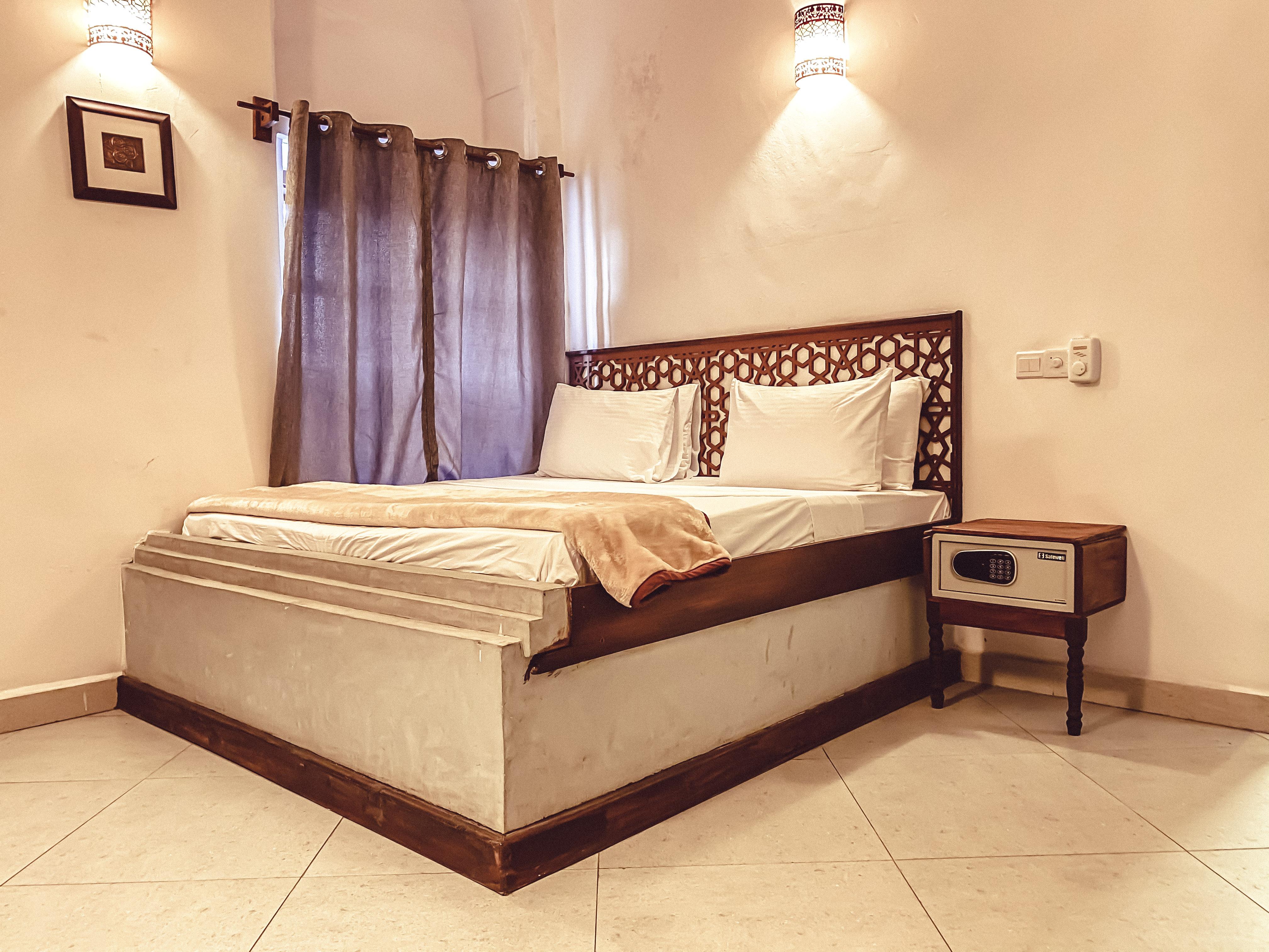 Smiles Stone Town Hotel Zanzibar ภายนอก รูปภาพ