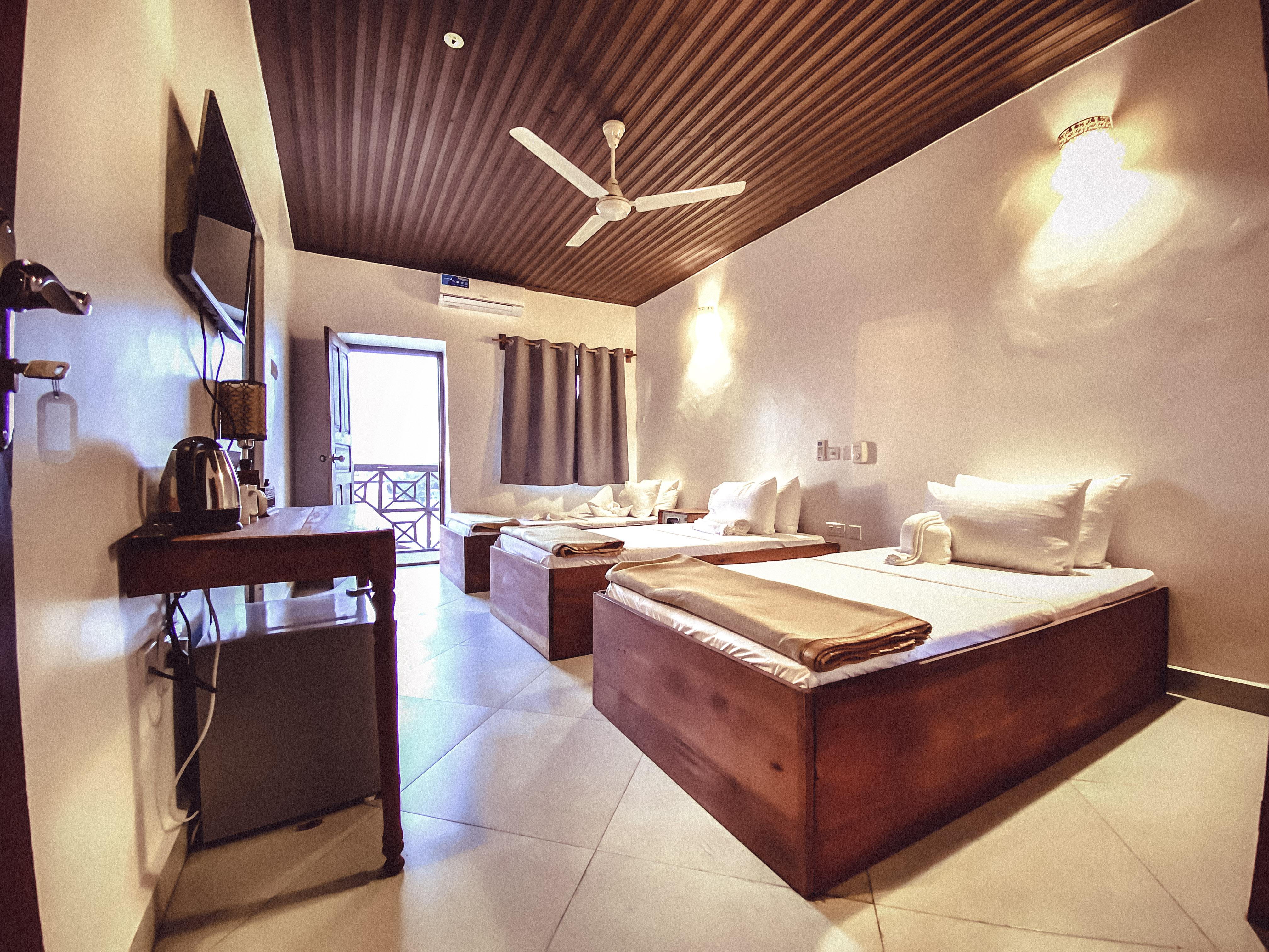 Smiles Stone Town Hotel Zanzibar ภายนอก รูปภาพ