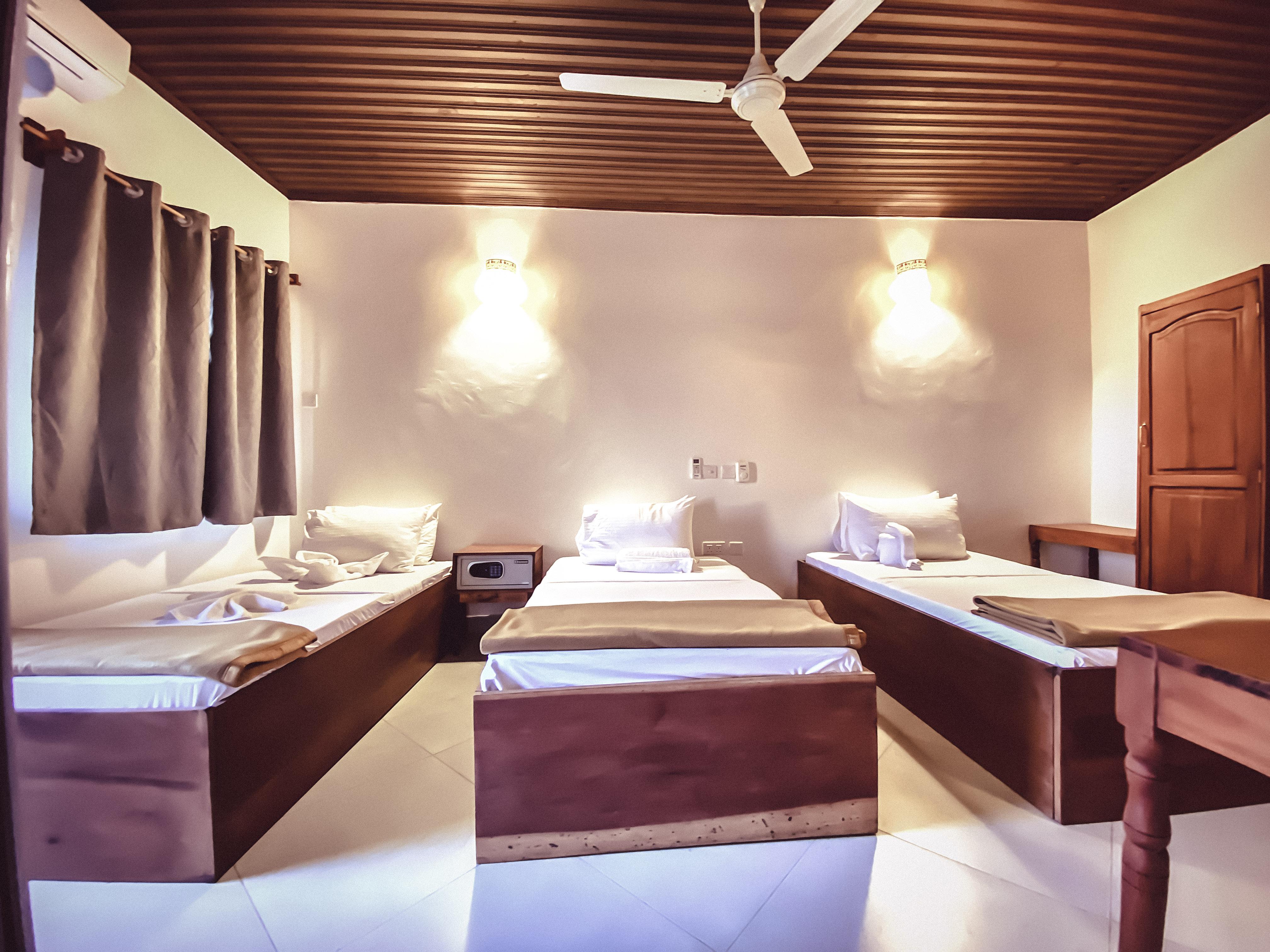 Smiles Stone Town Hotel Zanzibar ภายนอก รูปภาพ
