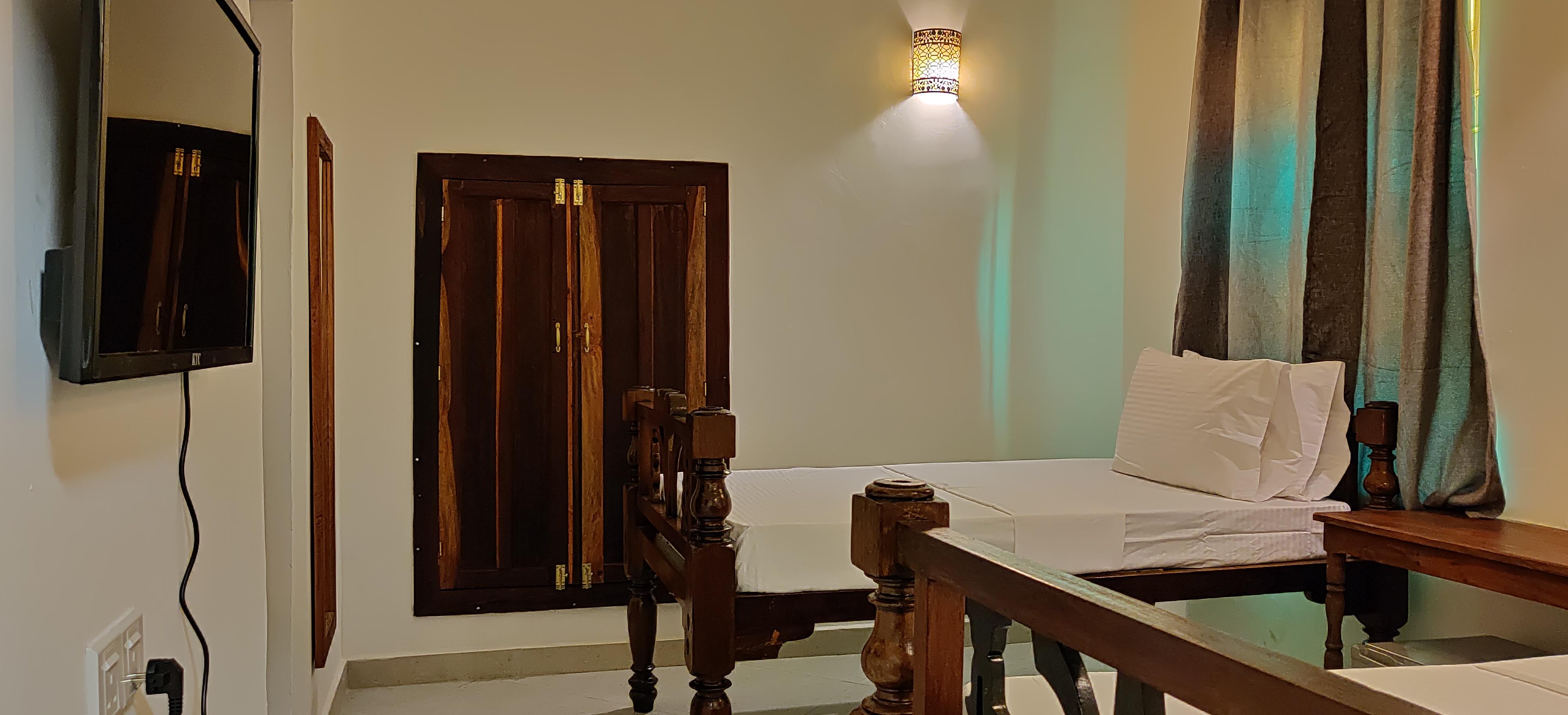 Smiles Stone Town Hotel Zanzibar ภายนอก รูปภาพ