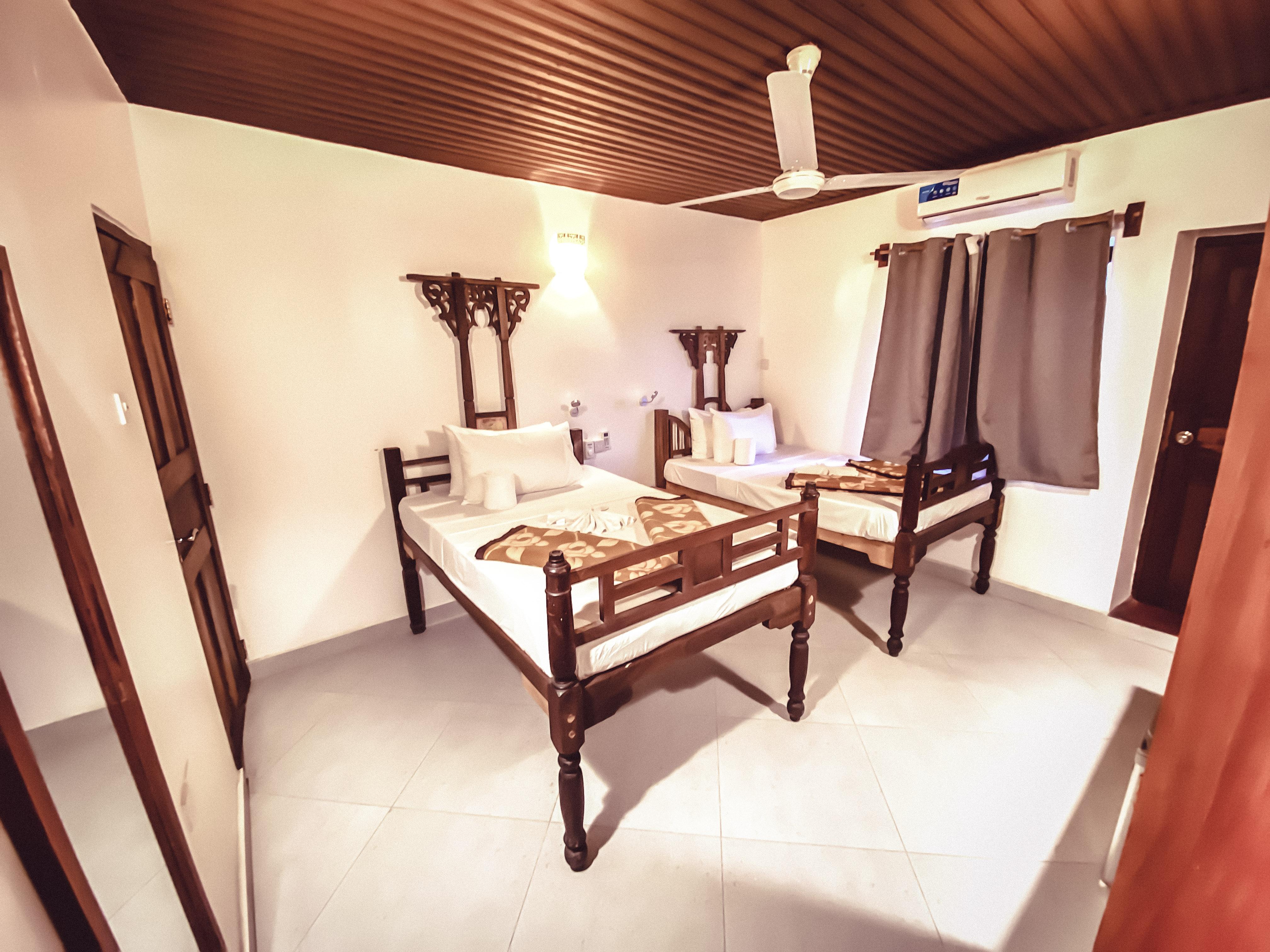 Smiles Stone Town Hotel Zanzibar ภายนอก รูปภาพ