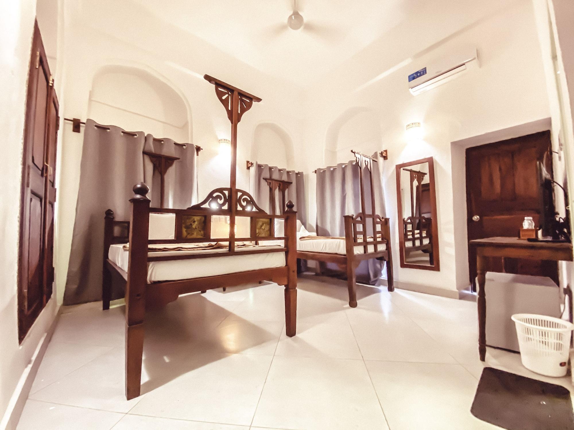 Smiles Stone Town Hotel Zanzibar ภายนอก รูปภาพ