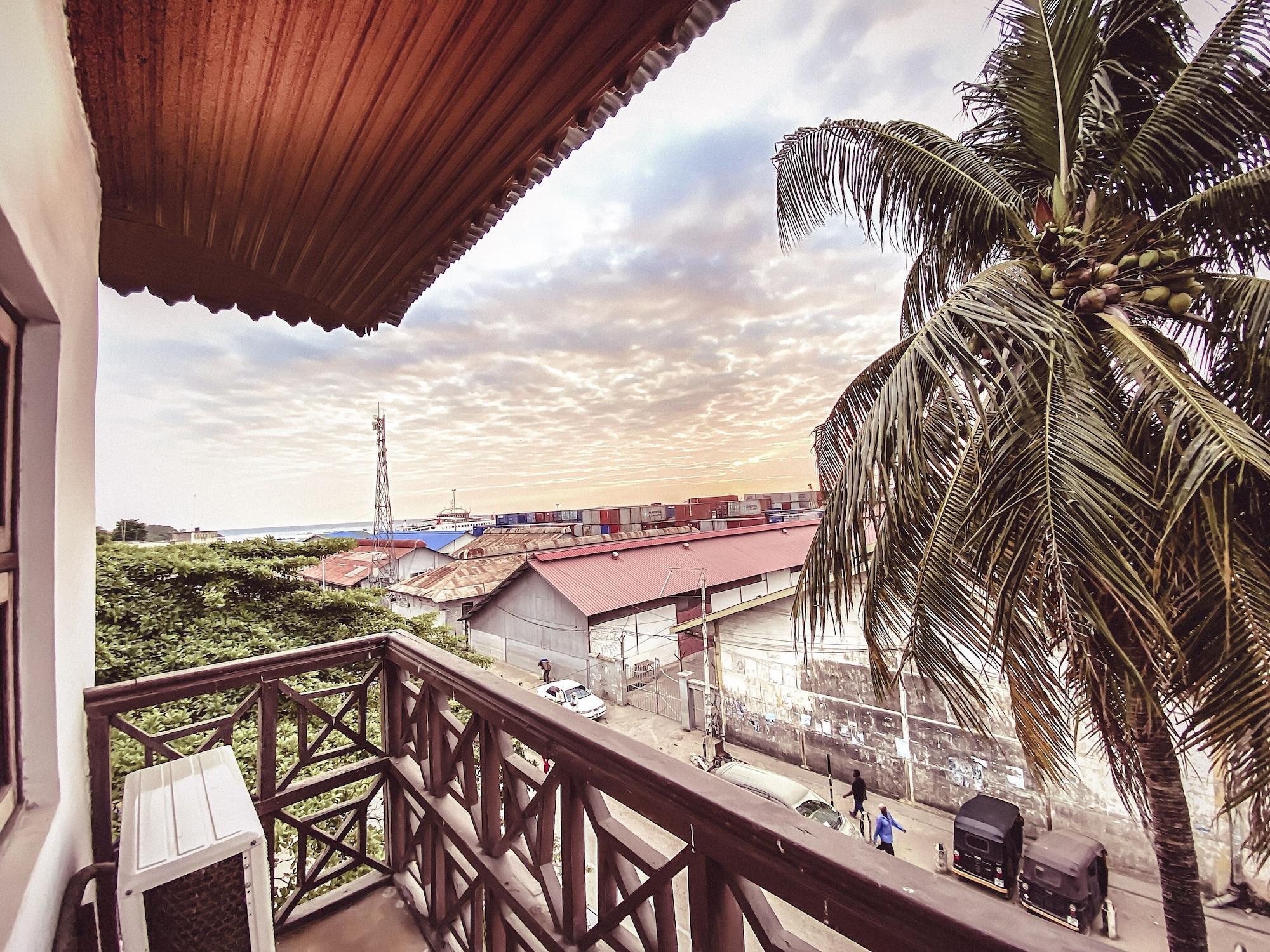 Smiles Stone Town Hotel Zanzibar ภายนอก รูปภาพ