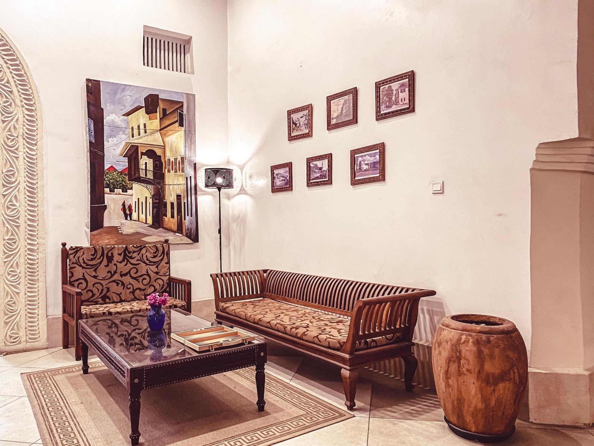 Smiles Stone Town Hotel Zanzibar ภายนอก รูปภาพ